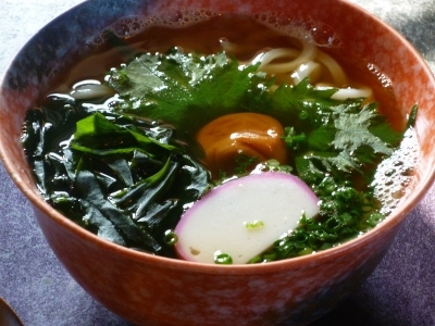 もちもち、ツルツル、和菓子屋のうどん！杵で搗いてます！